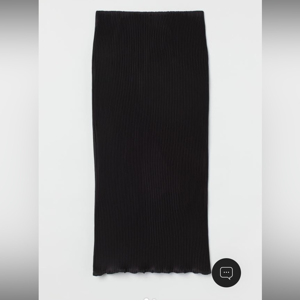 Pleated skirt